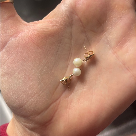 10k solid gold pearl earrings - Picture 4 of 4